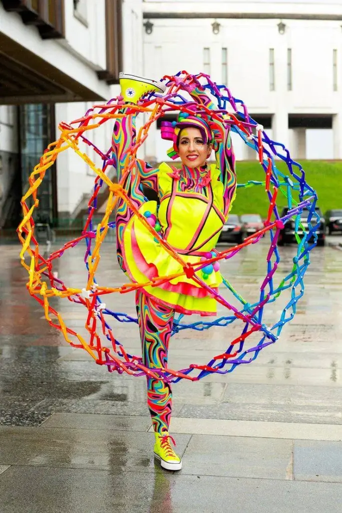 клоунесса и шар